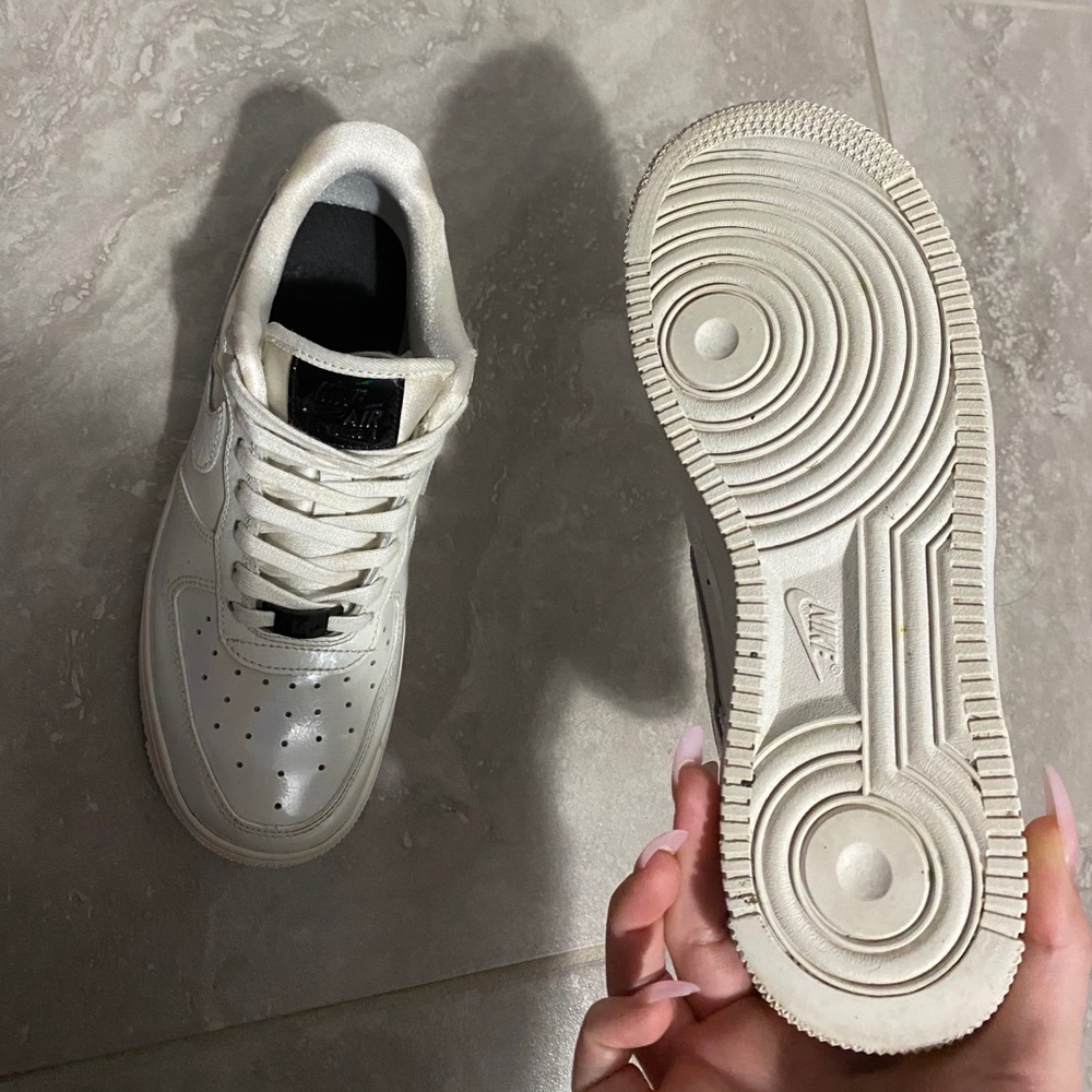 Women’s Air Force 1s “Luxe” Size 7 - Picture 6 of 11